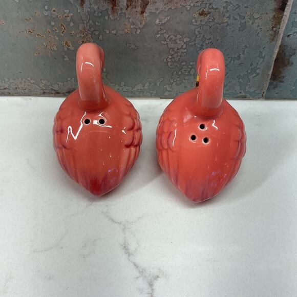 Sitting Flamingo Glazed Ceramic Hand Painted Salt and Pepper Shaker Set - Picture 5 of 8